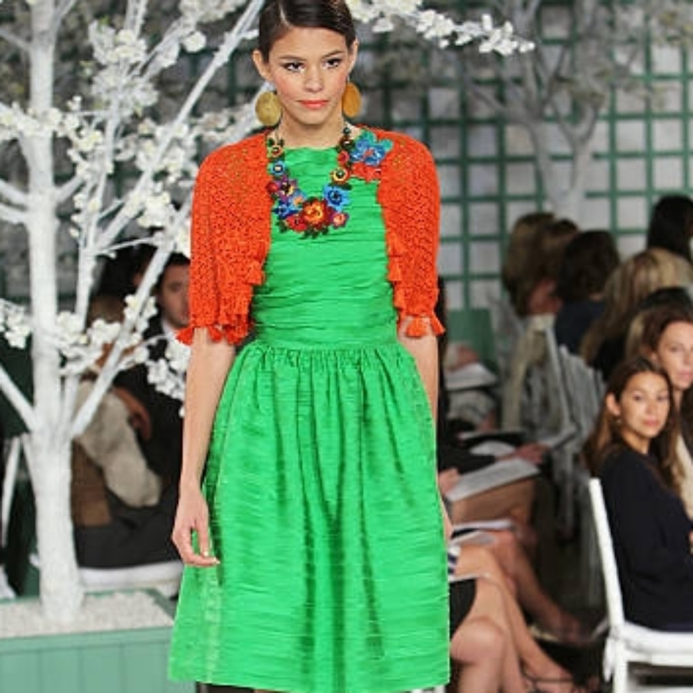 ♡$4,900 OSCAR DE LA RENTA GREEN SILK PLEADED RUNWAY DRESS US 12